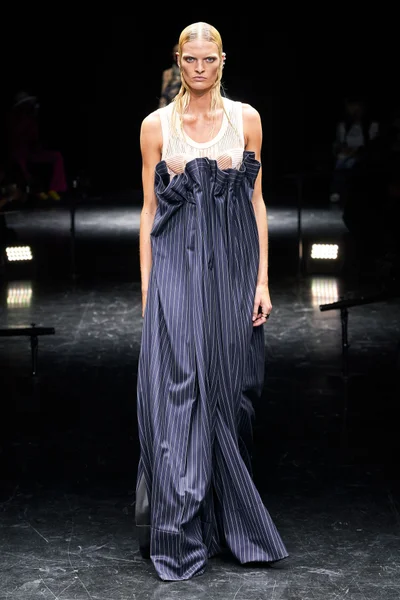 Look 2